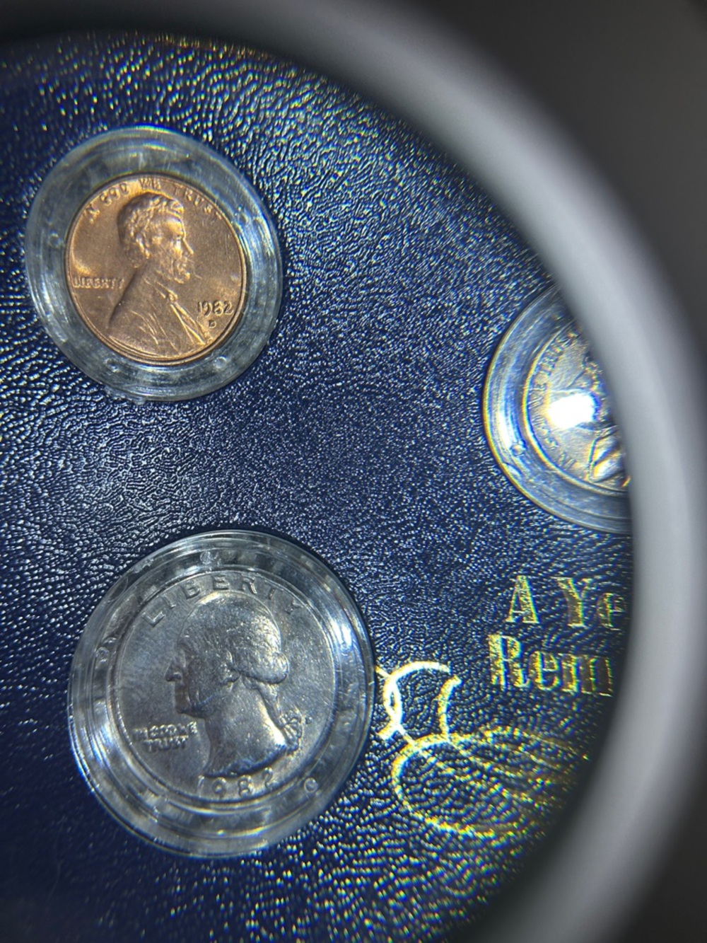 1982 Commemorative U.S. Coin Set - Blue Display Case - Picture 7 of 9